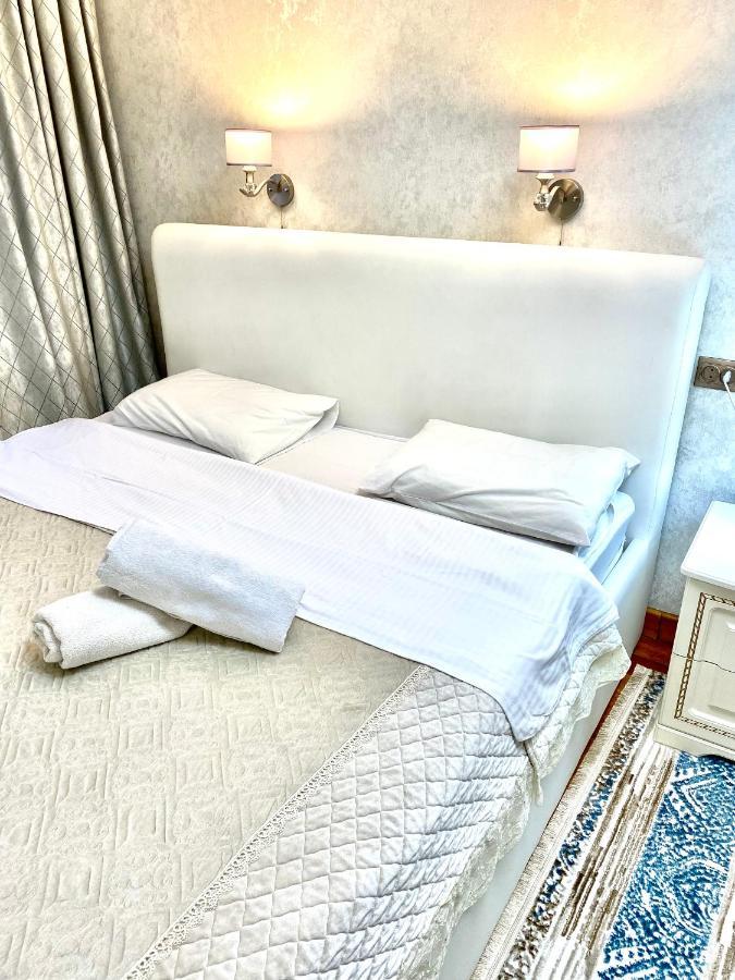 Просторная 3 Комнатная Квартира На Арбате Apartment Алма Ата Екстериор снимка