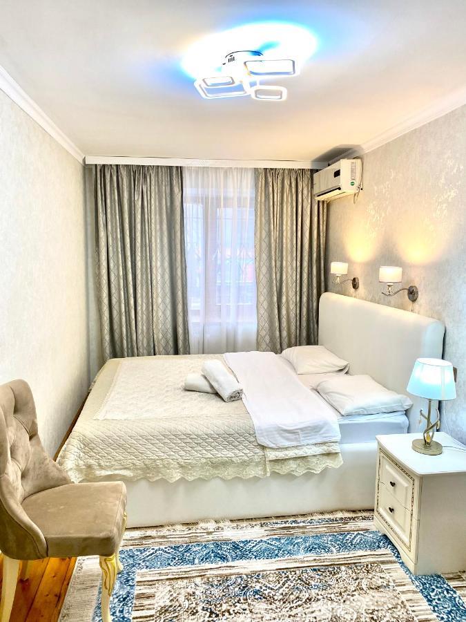 Просторная 3 Комнатная Квартира На Арбате Apartment Алма Ата Екстериор снимка